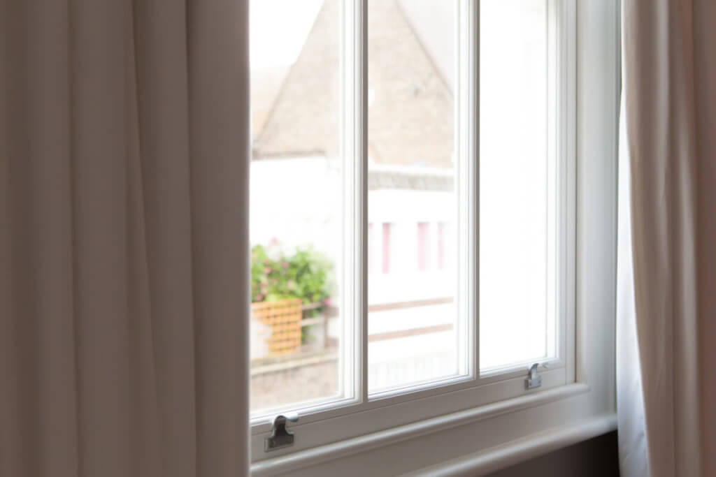 clean sash window